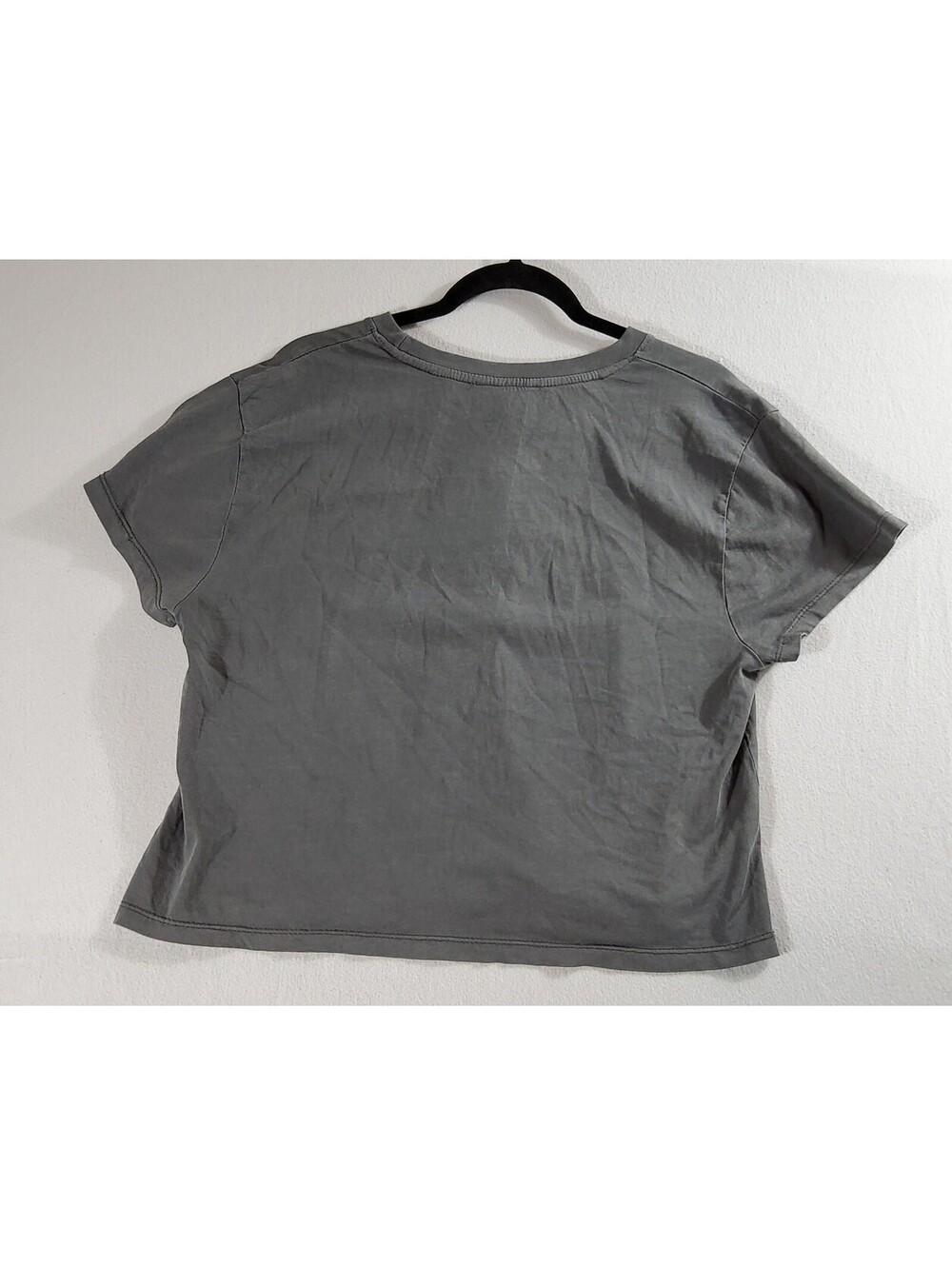 Chicka-d NC State Wolfpack Women XL Gray Rhinestone Cropped T-Shirt NWT - Picture 2 of 7